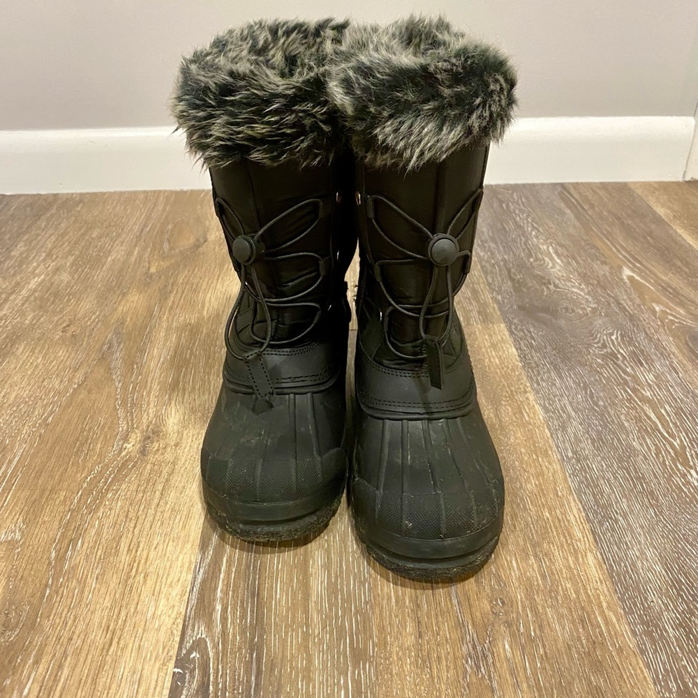 Thermolite snow boots size 4